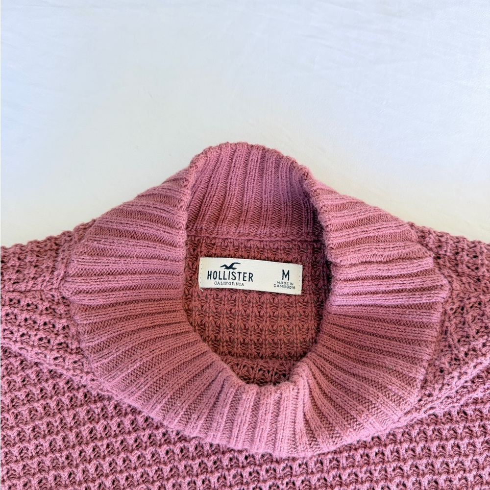 Hollister Waffle-Knit Cropped Turtleneck - Dusty Rose - Picture 3 of 4